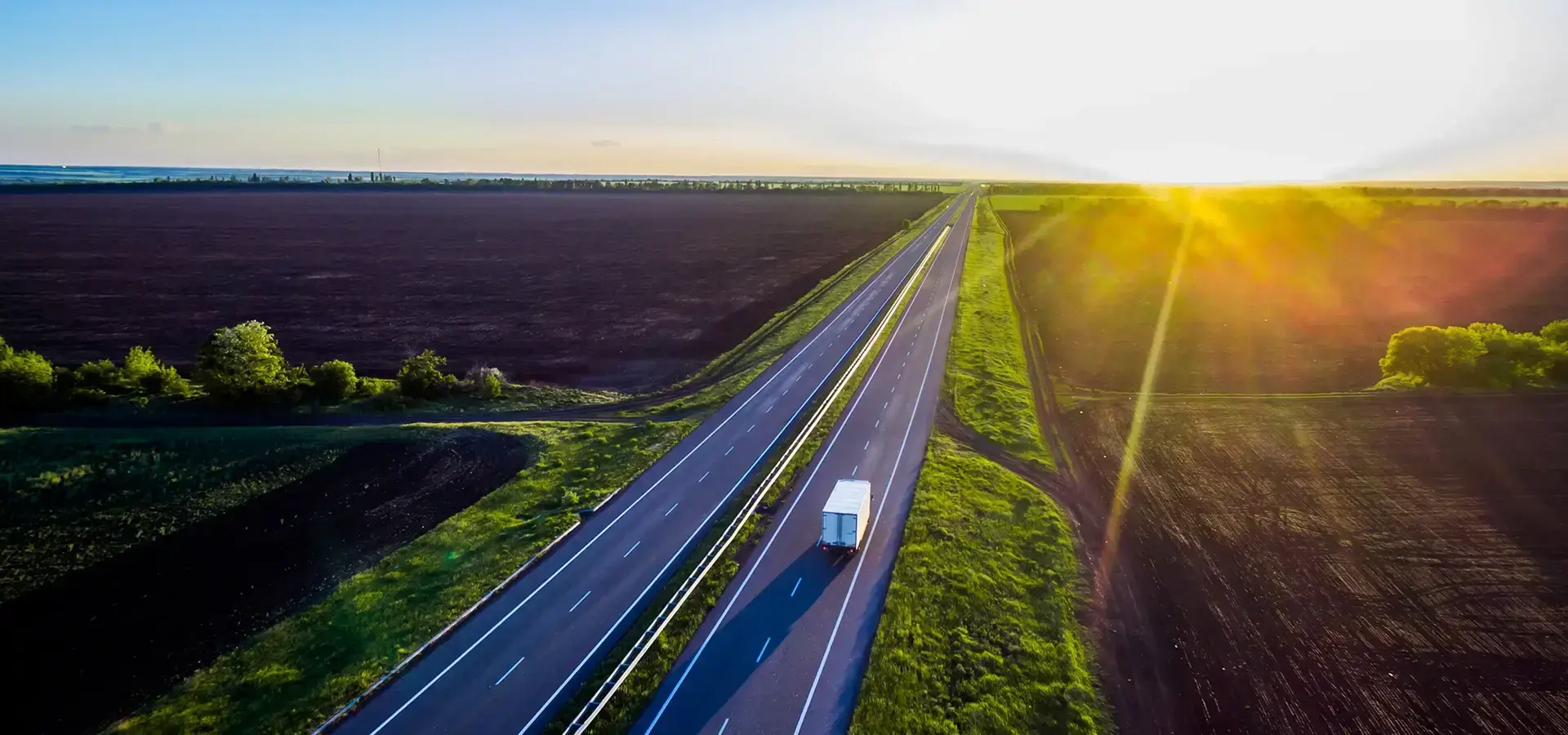 Zakup terenów inwestycyjnych, www.magazyny.pl, JLL